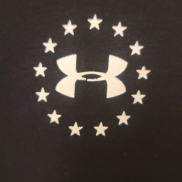Women's Under Armour Black Freedom Flag T-Shirt Size Loose Medium - Picture 2 of 6